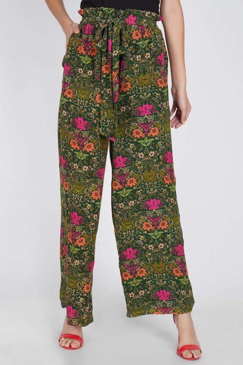 Effortlessly Styling Floral Printed Pants
